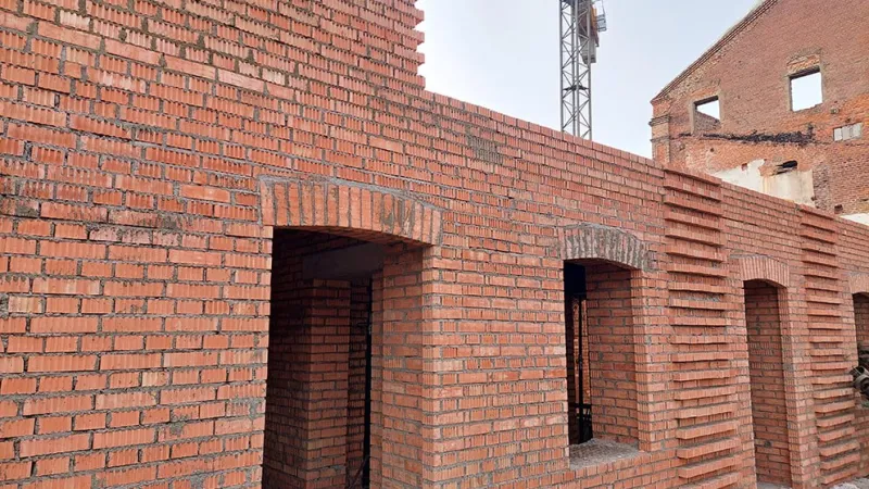 Историческая застройка ХIХ века в Лошицком парке обретает новую жизнь. Фото 7