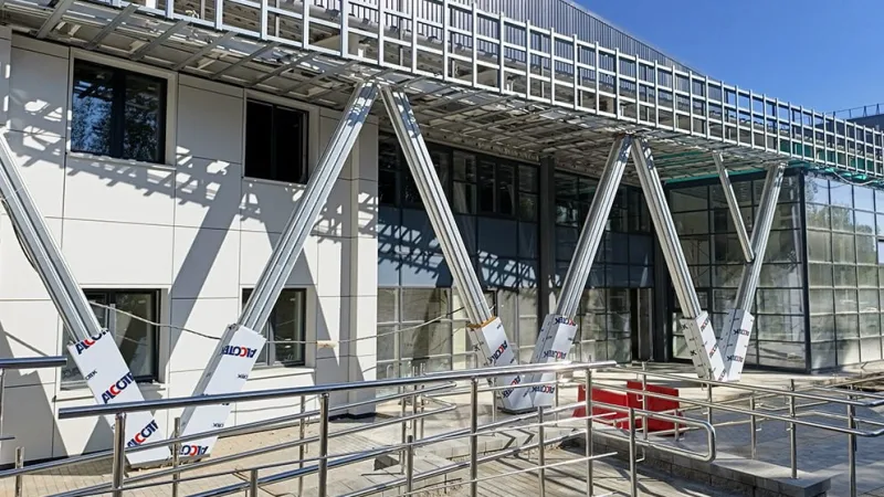 На улице Белорусской завершается строительство современного ФОКа. Фото 3