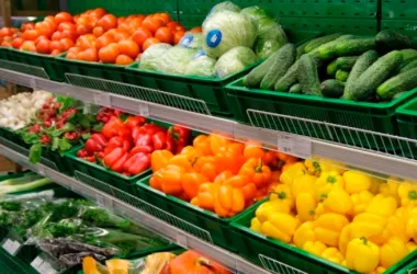 Новый указ обязывает торговые сети поддерживать ассортимент овощей круглый год