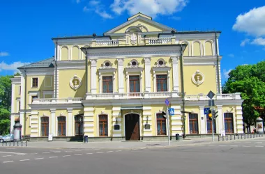 В Александровском сквере у Купаловского театра стартует цикл музыкальных вечеров выходного дня