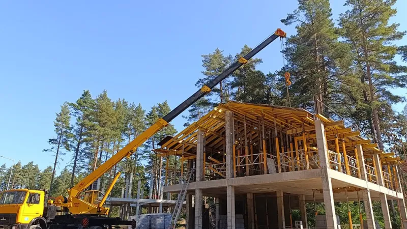 Более ста коттеджей возводят в Степянке. Фото 1