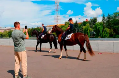 Конная милиция появилась на улицах столицы