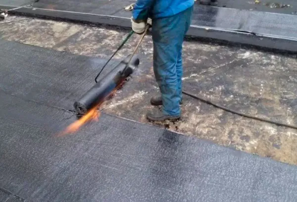 ЖКХ проведут ремонт кровель, фасадов ряда жилых домов на этой неделе