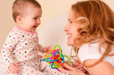 Минтруда напоминает, как получить пособие по уходу за ребенком до трех лет