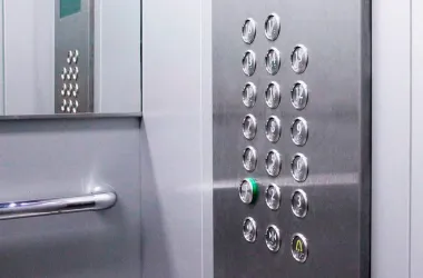 В Минске в многоквартирных  домах в этом году заменят 221 лифт