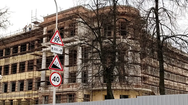 Школа № 4 на улице Красноармейской преображается. Фото 1