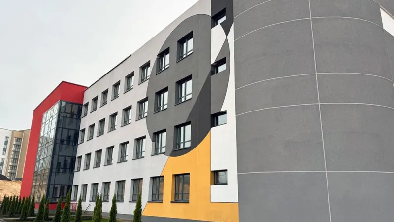 В Смолевичах в 2026 году достроят школу с оригинальным фасадом. Фото 3