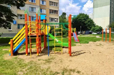 В этом году во дворах Минска заменят более 2,7 тыс. единиц детского и спортивного оборудования