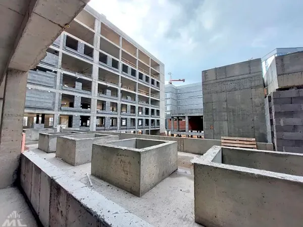 Коробки поликлиник возвели в «Минск Мире»