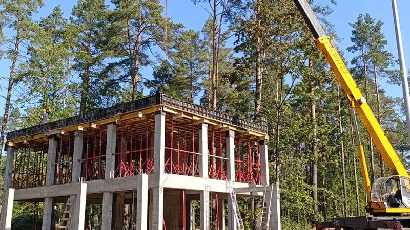 Более ста коттеджей возводят в Степянке. Фото 3