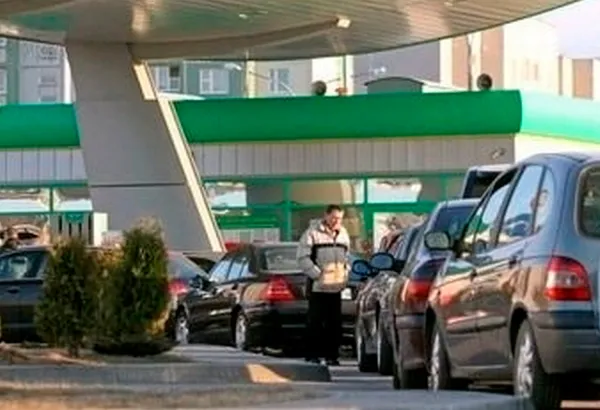 Для АЗС в Беларуси разработают новые правила движения, чтобы убрать очереди