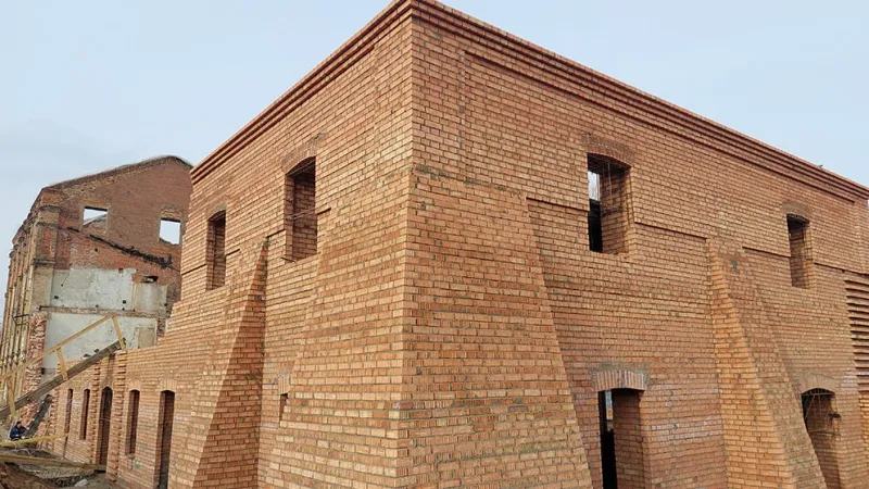 Историческая застройка ХIХ века в Лошицком парке обретает новую жизнь. Фото 6