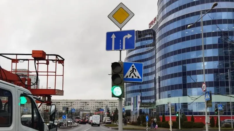 Внесены изменения в схему движения транспорта на участке улицы П. Мстиславца. Фото 3