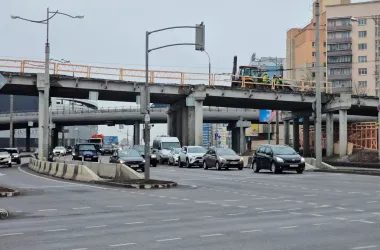 Ремонт путепровода на проспекте Независимости в Минске идет круглосуточно