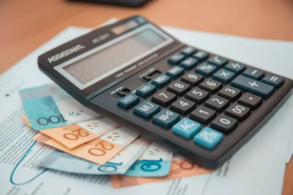 Минтруда обязало нанимателей согласовывать с ФСЗН справки об уплате взносов