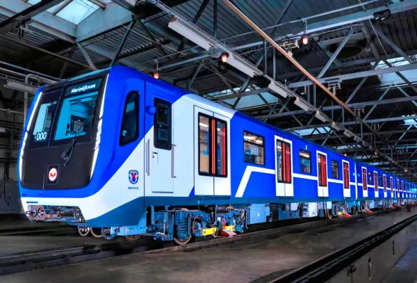 Российский «Метровагонмаш» поставил в Минск новые составы метро «Минск-2024»