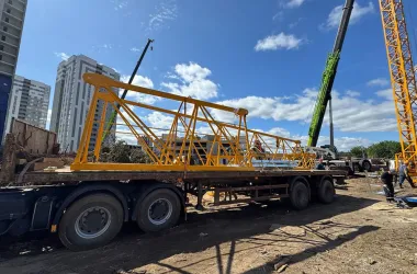 Квартал в границах улиц Карвата, Геологической, Высокой и Связистов стремительно меняет облик