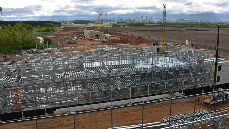 На Долгиновском тракте возводят инфекционную больницу с необычной конструкцией. Фото 4
