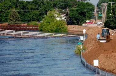 В столице укрепляют защиту от подтоплений