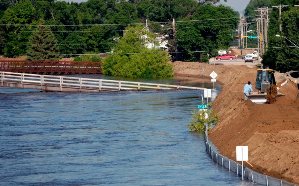 В столице укрепляют защиту от подтоплений