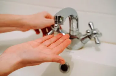 График отключения горячей воды по некоторым адресам изменен в столице