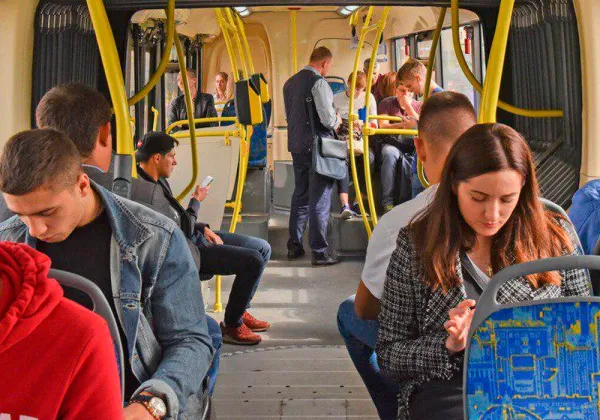 Учащиеся 3-х курсов средних специальных учебных заведений получили право на бесплатный проезд