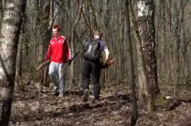 Молодежь навела порядок в лесопарке «Медвежино»