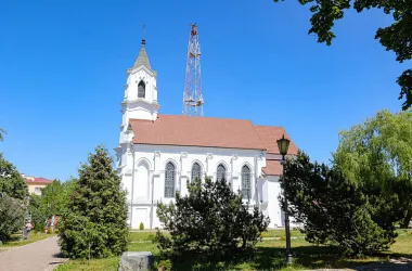 У площади Победы начали демонтировать башню «глушилку»