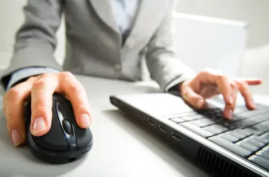 С 11 июля интернет-магазины обяжут отвечать на электронные обращения покупателей