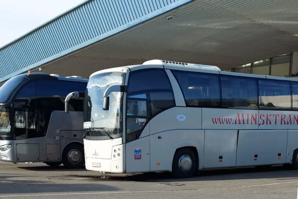 Латвия закрывает регулярные автобусные рейсы с Беларусью