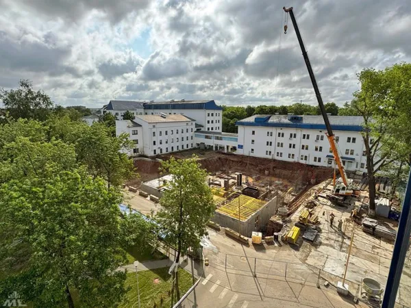 На территории 6-й клинической больницы возводят современный корпус травматологического центра
