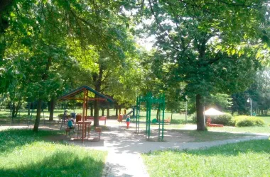 В Севастопольском парке планируют установить автономные фонари