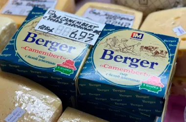 Отечественный сыр с белой плесенью поступил в продажу