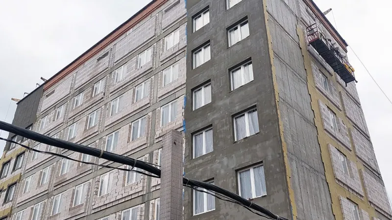 Строительство детской поликлиники в Лошице выходит на финишную прямую. Фото 1