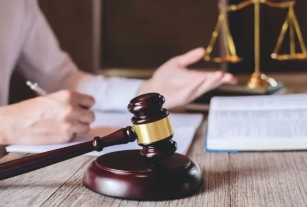 Адвокаты проведут бесплатные консультации ко Дню женщин