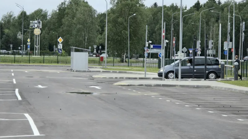 Парковка Р3 в аэропорту Минска вновь открыта после ремонта. Фото 7
