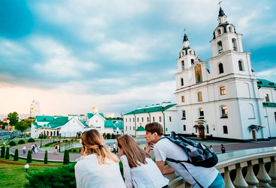 ИИ-ассистента для туристов и конкурс на национальный бренд запускают в Беларуси