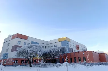 На Голубева открылась обновленная детская поликлиника с цветными этажами и бассейнами