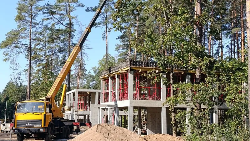 Более ста коттеджей возводят в Степянке. Фото 4