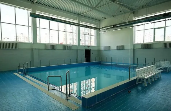 Минчане смогут посещать школьные бассейны летом