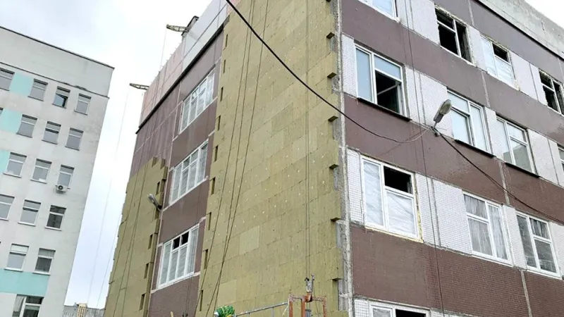 Фасадные и внутренние работы начаты в детской поликлинике №15. Фото 1