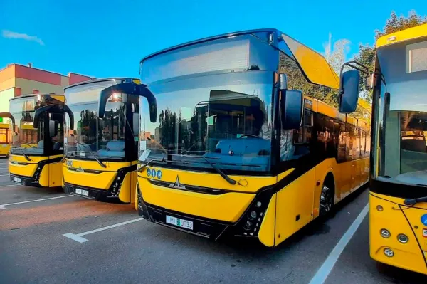 Первая партия автобусов МАЗ-303 прибыла в столицу для обновления парка