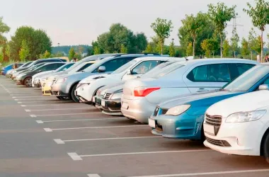 Минск решает проблему парковок и бесхозных автомобилей