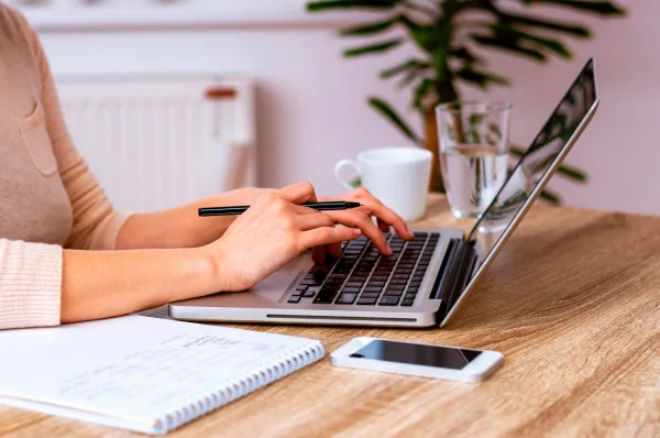 Как 1С:ЗУП помогает не «утонуть» в отпусках, больничных и командировках