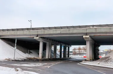 В столице приступили к реконструкции путепровода на МКАД в районе Липковского проезда