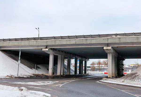 В столице приступили к реконструкции путепровода на МКАД в районе Липковского проезда