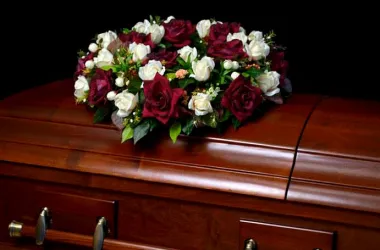 В Беларуси с октября установят предельные надбавки на ритуальные товары и услуги