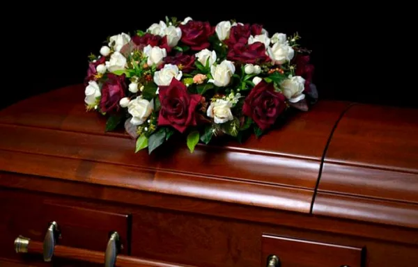 В Беларуси с октября установят предельные надбавки на ритуальные товары и услуги