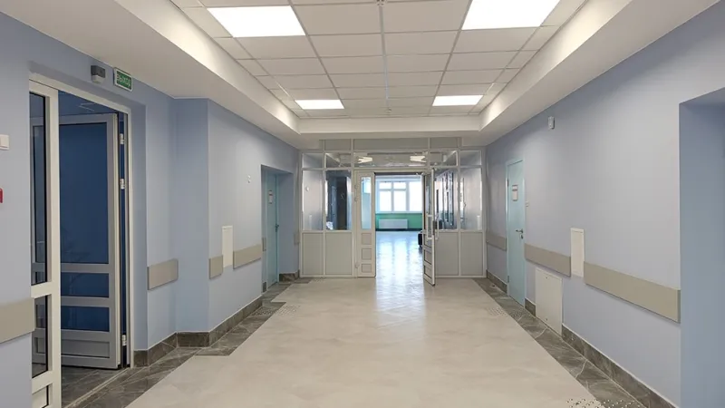 На Голубева открылась обновленная детская поликлиника с цветными этажами и бассейнами. Фото 2