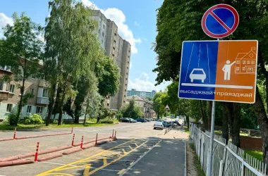 Рядом со школой № 89 оборудовали пикап-зону